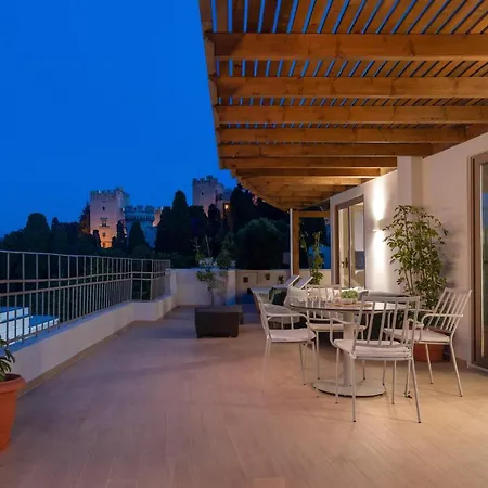 The 12th فندق 3*