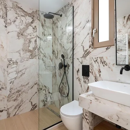 The 12th فندق Rhodes City