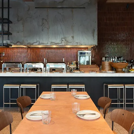 فندق The 12th 3*