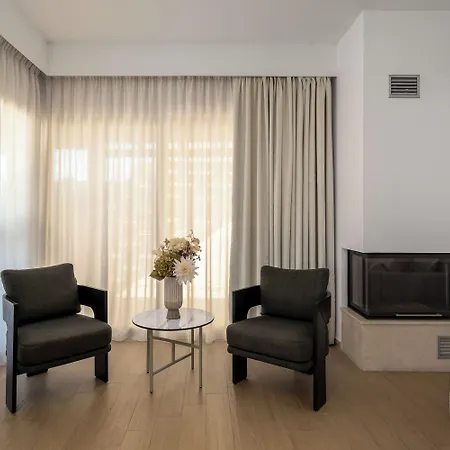 Hotel The 12th 3*