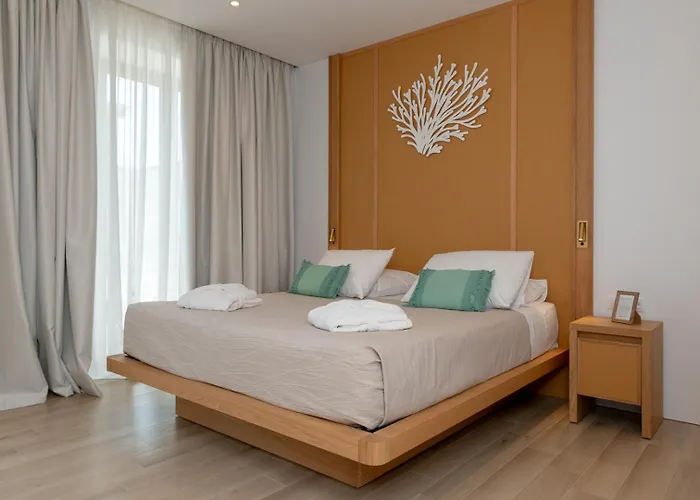 Hotel The 12th Rhodes City