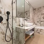 Hotel The 12th 3*